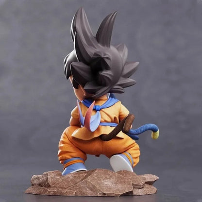 10cm Figurine Dragon Ball | Goku avec Puar dans une pose affectueuse. Un excellent modèle de collection pour les fans de Dragon Ball Z. Un cadeau parfait pour les amateurs d'anime !