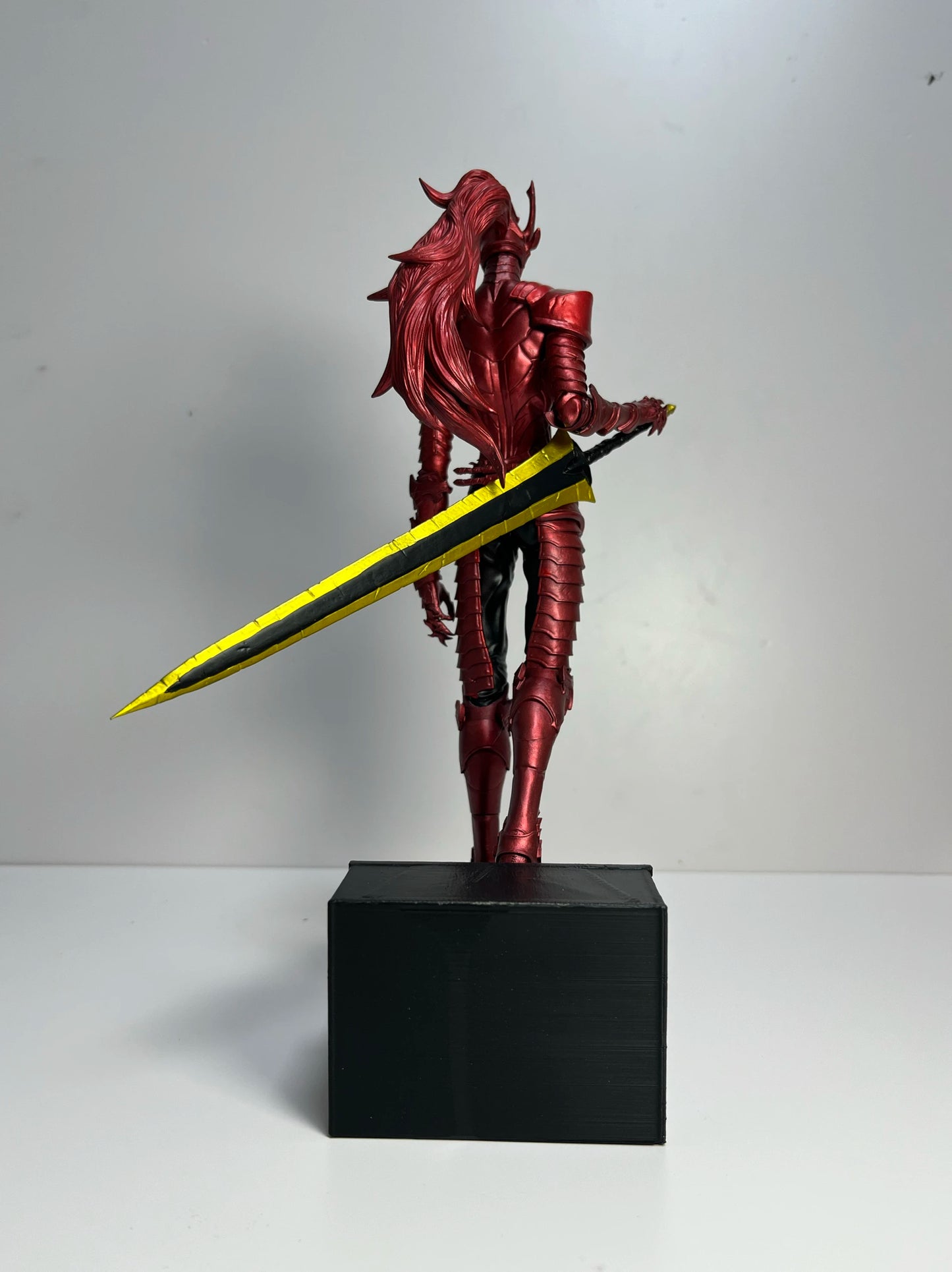 25cm Figurine Solo Leveling, édition limitée à 10 exemplaires | Modèle détaillé en résine solide d'Igris, le chevalier rouge inspiré de l'anime Solo Leveling. Idéal pour les collectionneurs et les fans. Un ajout unique à toute collection