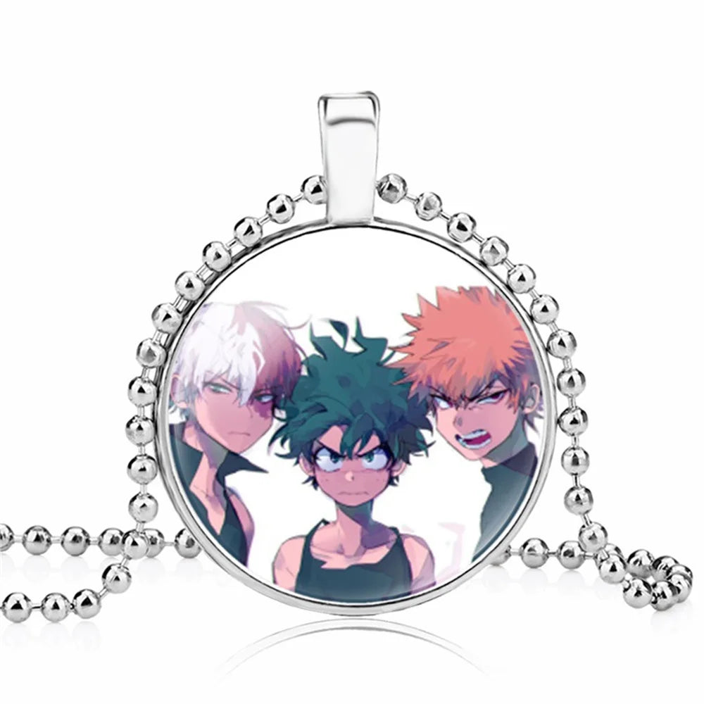 Collier My Hero Academia avec un pendentif rond stylé, inspiré de des personnages de My Hero Academia. Accessoire idéal pour compléter un look ou offrir en cadeau