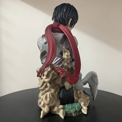 22cm Figurine Attack on Titan | Figurine représentant Mikasa Ackerman tenant Eren dans une scène intense de Attack on Titan. Idéale pour les collectionneurs et fans de l’anime, cette pièce de collection apportera une touche de drama à votre décoration !