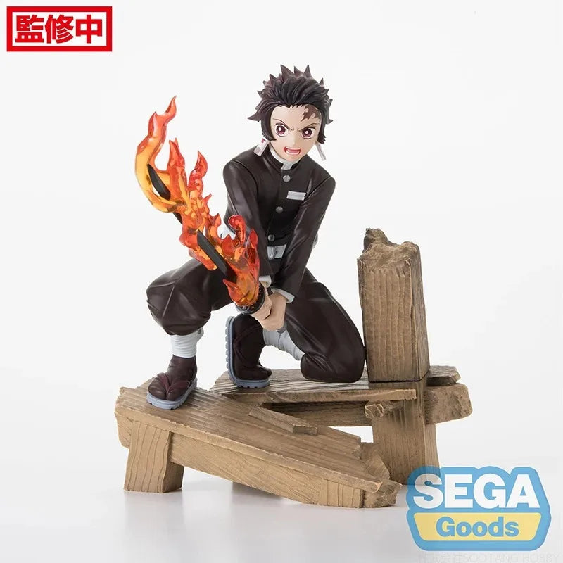 Figurines en PVC des personnages Tanjiro, Nezuko et Genya de Demon Slayer. Idéales pour les collectionneurs et les fans, ces figurines détaillées sont parfaites comme cadeau ou objet de collection