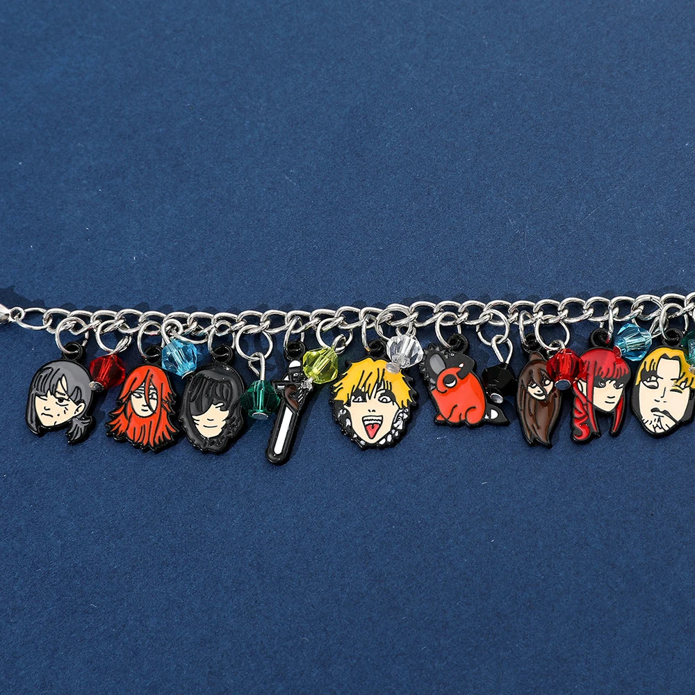 Bracelet Chainsaw Man | Bracelet à breloques avec pendentifs des personnages de Chainsaw Man. Parfait pour les fans de l'anime, cet accessoire stylé est un excellent cadeau pour hommes. Idéal pour compléter une tenue avec une touche d’anime