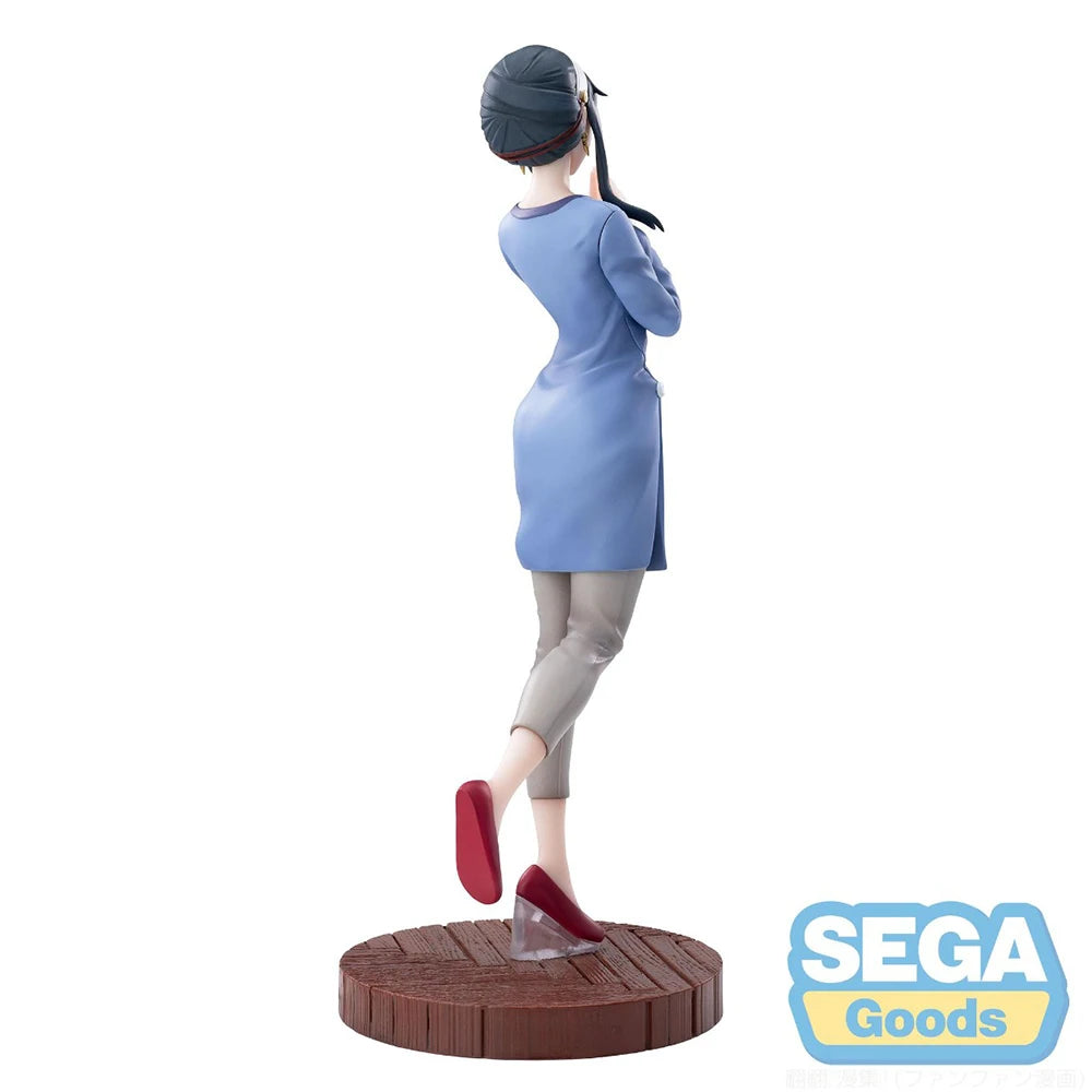 21cm Figurine Spy x Family | Figurine SEGA Luminasta représentant Yor Forger dans sa tenue du deuxième ending de la saison 1 de Spy x Family. Parfaite pour les collectionneurs et fans de l’anime, idéale comme décoration ou comme cadeau