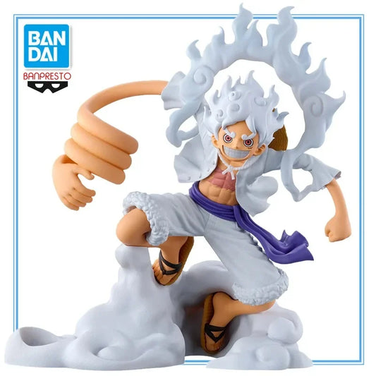 12cm BANDAI figure of Luffy in Gear 5 Nika mode, from One Piece. Detailed PVC model, perfect for collectors and fans of the anime. Ideal as a gift or to complete a collection.