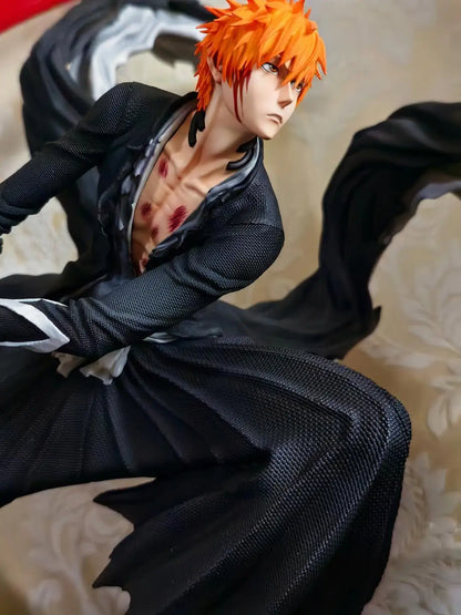 Figura Bleach de 30 cm - Ichigo Kurosaki Getsuga Tensho con efectos especiales | ¡Añade a tu colección esta impresionante figura de Ichigo Kurosaki, en pleno uso de su Getsuga Tensho! Con efectos de luz especiales. 