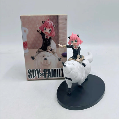 14cm Figurine SPY×FAMILY | Figurine représentant Anya Forger et son chien Bond dans une posture de monture. Parfaite pour les fans de Spy x Family, cette figurine détaillée est idéale pour les collections et comme cadeau pour les amateurs de l’anime