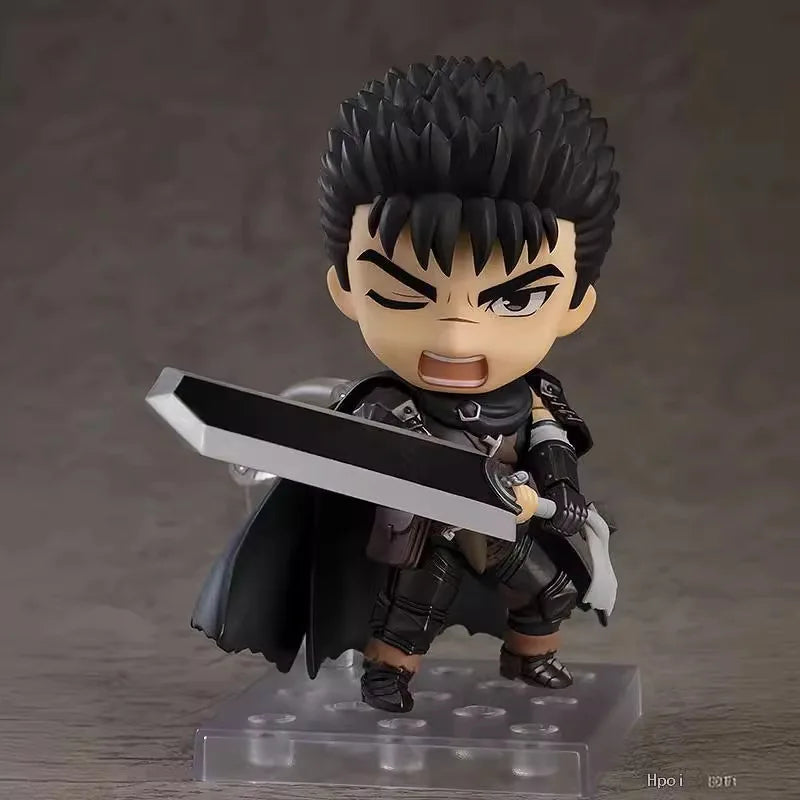 10cm Figurine Q Version de Guts, le Black Swordsman, inspirée de l'anime Berserk. Avec son épée emblématique et une posture dynamique, cette figurine est un modèle parfait pour les collectionneurs et fans de l'univers Berserk