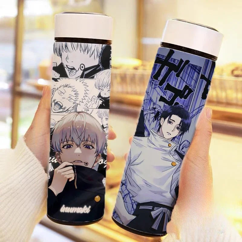 500ml Thermos Isotherme pour les fans de Jujutsu Kaisen, découvrez ce thermos isotherme inspiré conçu avec une grande capacité pour garder vos boissons à température idéale tout en affichant un design de votre personnage préféré