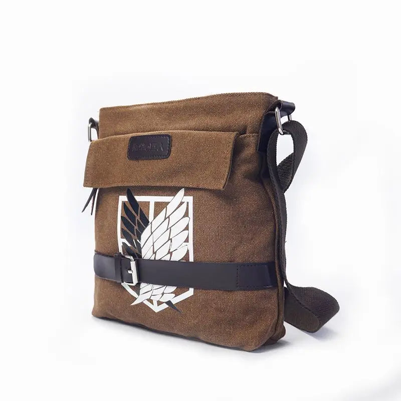 Sac bandoulière grande capacité Attack on Titan | Affichez votre passion pour Attack on Titan avec ce sac bandoulière rétro. Conçu pour être simple et polyvalent, ce sac offre une grande capacité de rangement, idéal pour une utilisation quotidienne