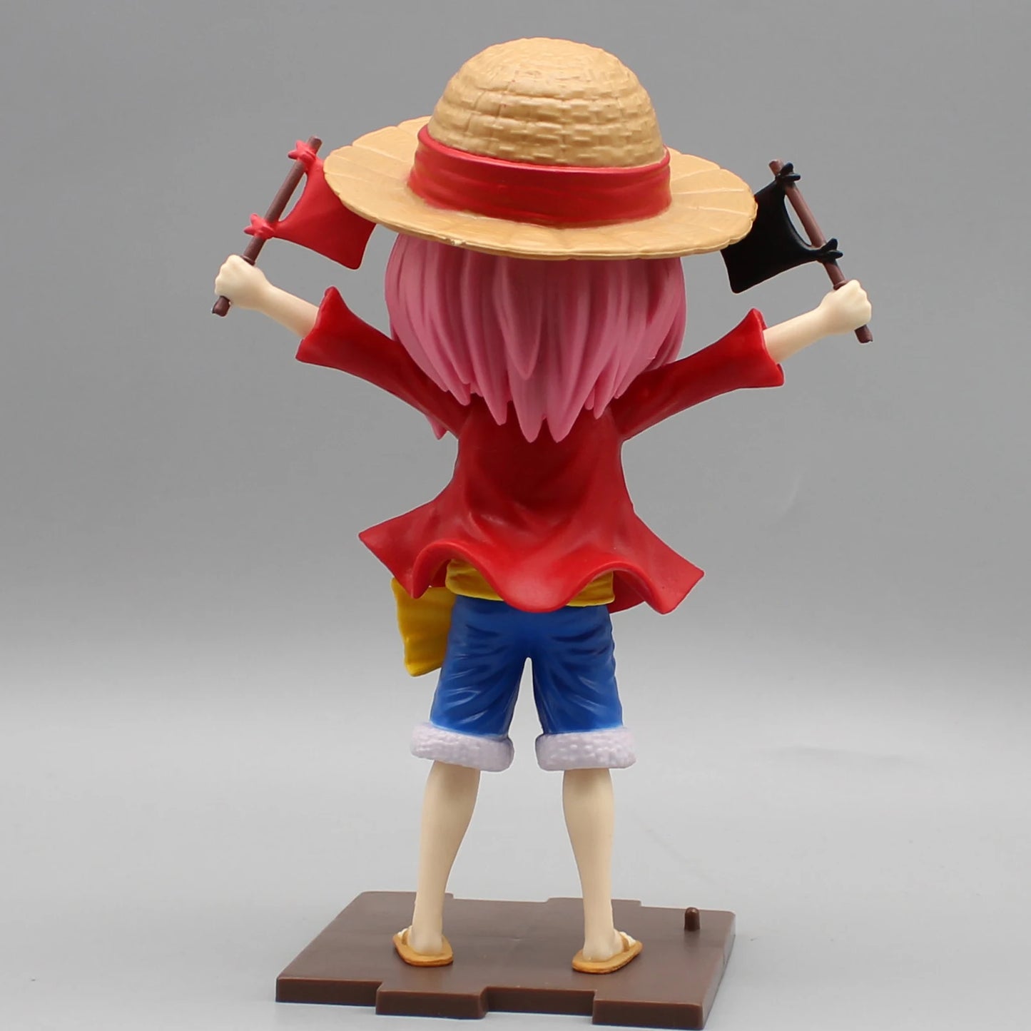 19cm Figurine SPY×FAMILY | Figurine collector en édition limitée représentant Anya Forger en cosplay de Luffy avec son chapeau de paille. Cette figurine kawaii et originale est parfaite pour les fans de SPY×FAMILY et One Piece