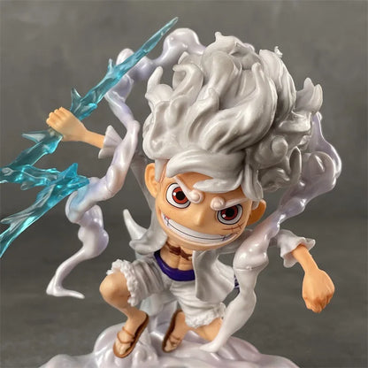 16cm Figurine One Piece| Luffy Gear 5 Nika. Détails soignés et taille compacte, parfaite pour les collectionneurs et les fans de l'anime. Idéale pour décorer votre espace ou offrir en cadeau !