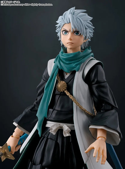 Figura BANDAI de edición limitada Original SHFiguarts Bleach Thousand-Year Blood War | Echa un vistazo a la figura de acción de Toshiro Hitsugaya. Esta figura captura los detalles del Capitán Hitsugaya en su forma definitiva. 