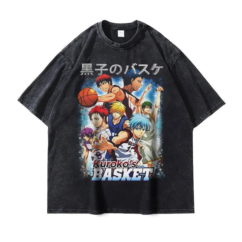 T-shirts vintage oversized avec design Kuroko Tetsuya et Aomine Daiki. Style streetwear inspiré du manga, parfait pour les fans. Disponible pour hommes