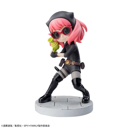 14cm Figurine Originale SEGA Luminasta Spy x Family | Figurine kawaii d'Anya Forger en tenue d'espionne. Ce modèle de SEGA, idéal pour les fans d'anime, est un objet de collection irrésistible