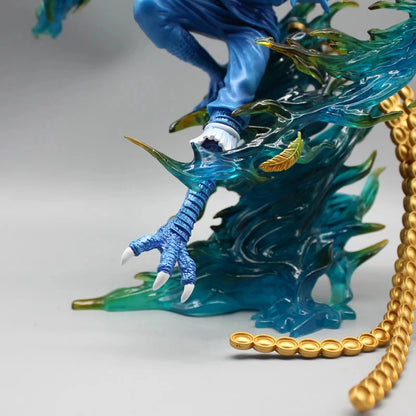 31cm Figurine One Piece | Figurine détaillée de Marco, le Phénix Immortel, de l'univers One Piece en plein vol, capture son allure majestueuse et ses ailes de phénix avec réalisme. Idéale pour les collectionneurs et les fans d'anime !