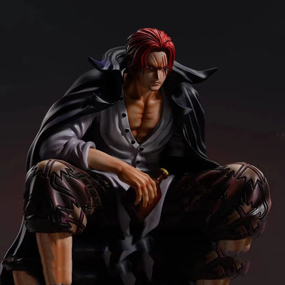 17cm Figurine One Piece | Figurine représentant Shanks le Roux, le célèbre Yonko. Parfaite pour les fans et collectionneurs, cette figurine est idéale pour décorer et enrichir toute collection d’anime