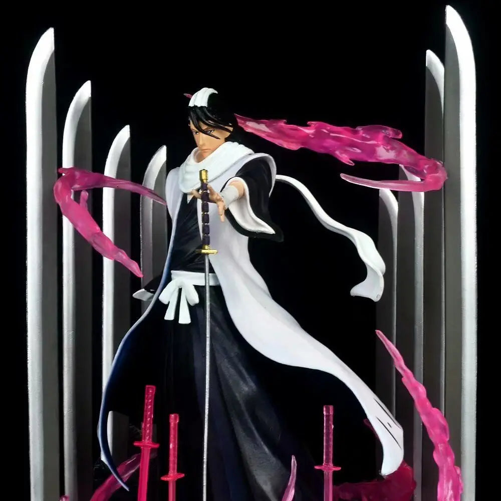 32cm Figurine BLEACH | Apportez l'univers de BLEACH chez vous avec cette figurine collector de Kuchiki Byakuya. Fabriquée en PVC de haute qualité, cette figurine aux détails impressionnants est idéale comme statue décorative ou pièce de collection