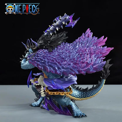 Figura de una pieza de 26 cm | Figura que representa a Kaido, uno de los Cuatro Emperadores y Rey de las Bestias del universo One Piece. Fabricado con PVC de alta calidad, este modelo captura el poder y la imponente estatura de Kaido. 