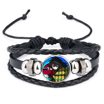 Bracelet Demon Slayer Kawaii | Bracelet mignon inspiré des personnages de Demon Slayer : Tanjirou, Nezuko, Giyuu, Zenitsu et Inosuke. Parfait pour les fans de l’anime, cet accessoire kawaii est idéal comme bijou ou cadeau unique