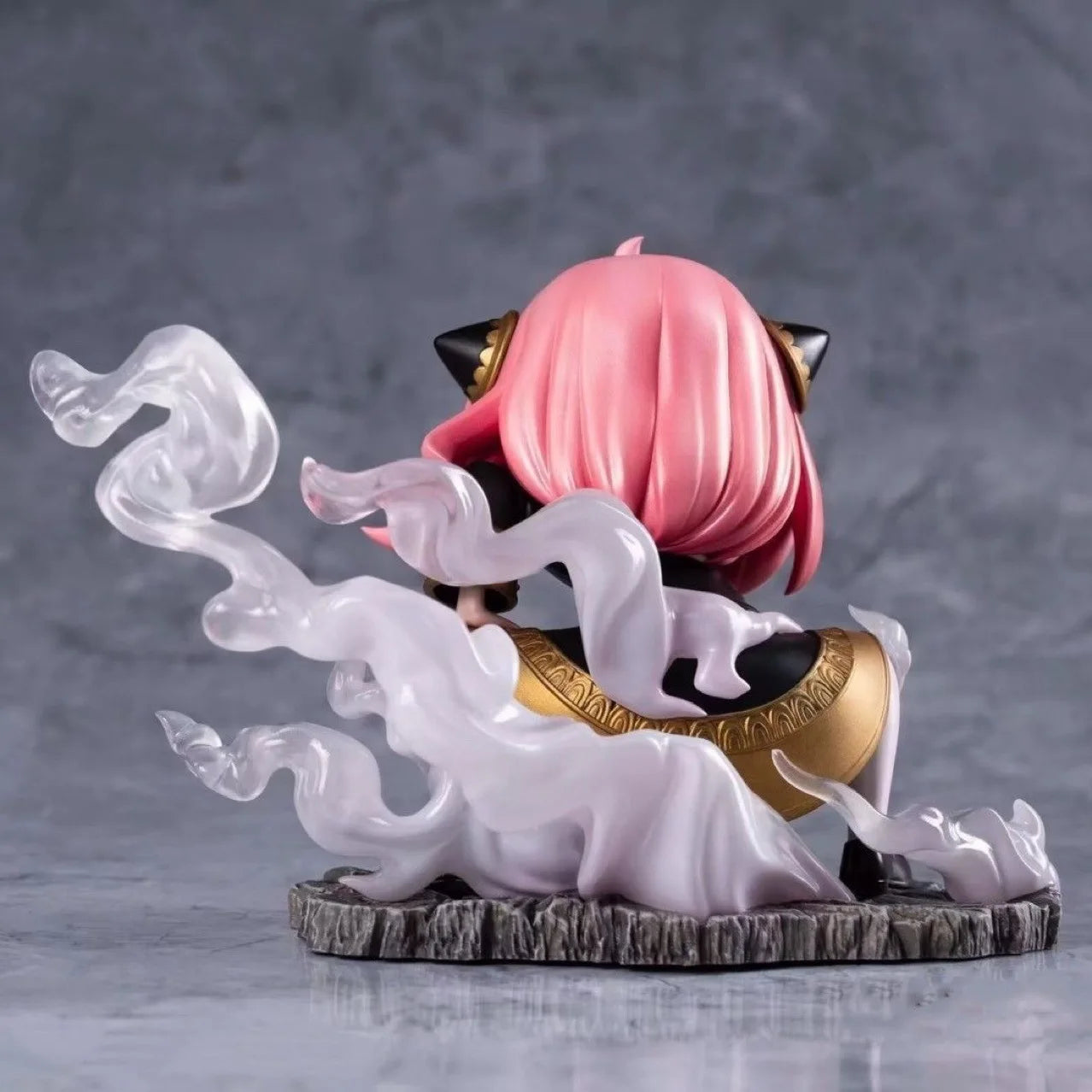 10-18cm Figurine SPY×FAMILY | Figurines collector en édition limitée représentant Anya Forger en tenue de cosplay des personnages de Chainsaw Man et One Piece. Ces figurines adorables et uniques sont parfaites pour les collectionneurs et les fans d'anime