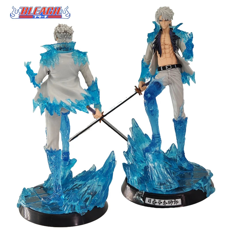 30cm Figurine Bleach | Plongez dans l'univers de Bleach avec cette figurine de Hitsugaya Toshiro. Réalisée en PVC de haute qualité, elle capture fidèlement l'apparence du capitaine de la 10e division avec des détails impressionnants