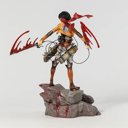 31-36cm Figurine Attack on Titan | Figurine représentant Levi & Mikasa Ackerman de l'anime Attack on Titan. Modèle idéal pour les fans et collectionneurs, parfait pour la décoration ou comme cadeau