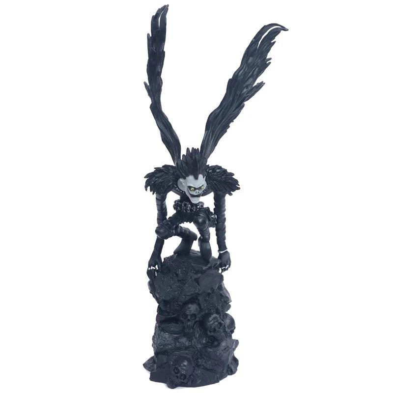 27cm Figurine Death Note | Figurine de 27 cm représentant Ryuk de Death Note. Fabriquée en PVC, cette figurine est un modèle détaillé, parfait pour les collectionneurs et comme décoration. Idéale comme jouet ou cadeau pour les fans de l'anime