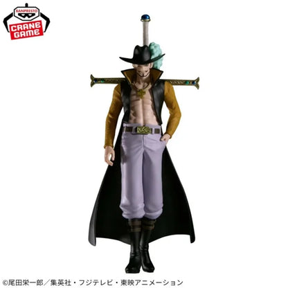 16cm Figurine BANDAI One Piece | Figurine en PVC Banpresto de Dracule Mihawk. Modèle détaillé, parfait pour les fans et collectionneurs de One Piece