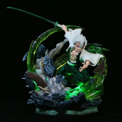 Figura Demon Slayer de 30 cm | Figura detallada que representa a Sanemi Shinazugawa, la Columna del Viento, con efectos de luz. Perfecto para coleccionistas y fanáticos de Demon Slayer. 