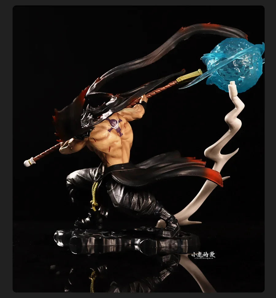 29cm Figurine One Piece | Edward Newgate, alias Barbe Blanche, avec effet LED. Cette pièce impressionnante capture la grandeur du légendaire pirate, idéale pour les fans de One Piece et les collectionneurs à la recherche d'un objet unique et lumineux.