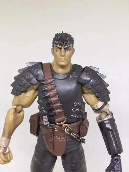 17cm Figurine BANDAI Berserk | Figurine de Guts en version Black Swordsman avec des pièces interchangeables. Modèle en PVC idéal pour les fans et les collectionneurs de Berserk