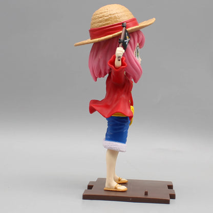 19cm Figurine SPY×FAMILY | Figurine collector en édition limitée représentant Anya Forger en cosplay de Luffy avec son chapeau de paille. Cette figurine kawaii et originale est parfaite pour les fans de SPY×FAMILY et One Piece