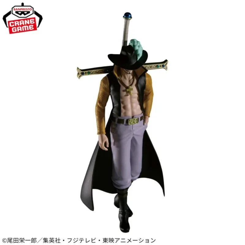 16cm Figurine BANDAI One Piece | Figurine en PVC Banpresto de Dracule Mihawk. Modèle détaillé, parfait pour les fans et collectionneurs de One Piece