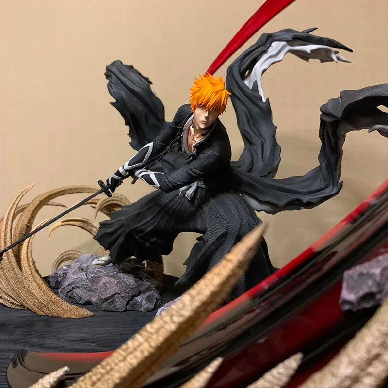 Figura Bleach de 30 cm - Ichigo Kurosaki Getsuga Tensho con efectos especiales | ¡Añade a tu colección esta impresionante figura de Ichigo Kurosaki, en pleno uso de su Getsuga Tensho! Con efectos de luz especiales. 