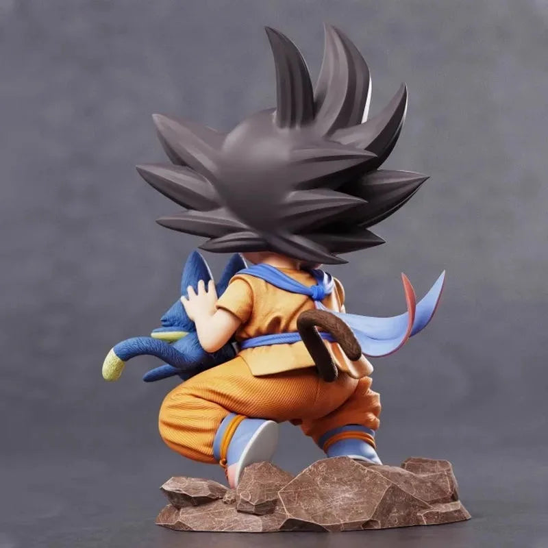 10cm Figurine Dragon Ball | Goku avec Puar dans une pose affectueuse. Un excellent modèle de collection pour les fans de Dragon Ball Z. Un cadeau parfait pour les amateurs d'anime !