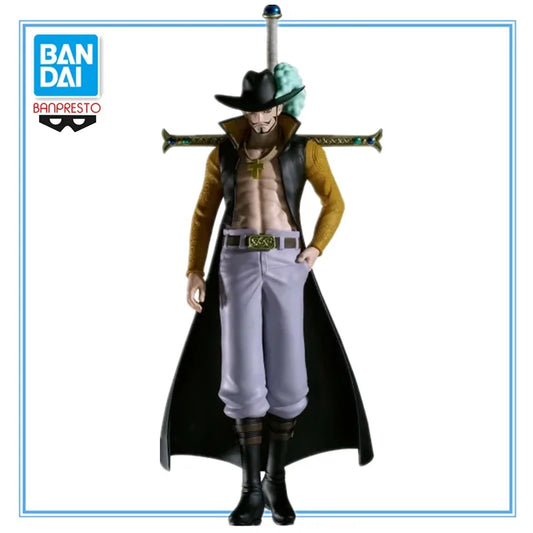 16cm BANDAI One Piece Figure | Banpresto PVC figure of Dracule Mihawk. Detailed model, perfect for One Piece fans and collectors.