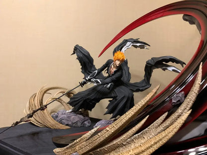 Figura Bleach de 30 cm - Ichigo Kurosaki Getsuga Tensho con efectos especiales | ¡Añade a tu colección esta impresionante figura de Ichigo Kurosaki, en pleno uso de su Getsuga Tensho! Con efectos de luz especiales. 