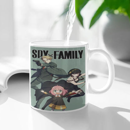 Taza de cerámica SPY×FAMILY | Taza de café y té Taza de cerámica inspirada en Spy x Family, ideal para café, té o leche. Perfecta como regalo para los fans del anime, esta taza es una gran adición a tu colección de vajillas. 