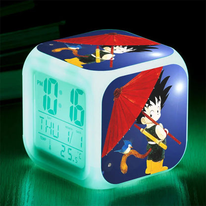 Réveil DRAGON BALL avec éclairage multicolore. Idéal pour les fans de l'anime, ce réveil combine style et fonctionnalité avec des animations lumineuses. Un cadeau parfait pour égayer les matins !