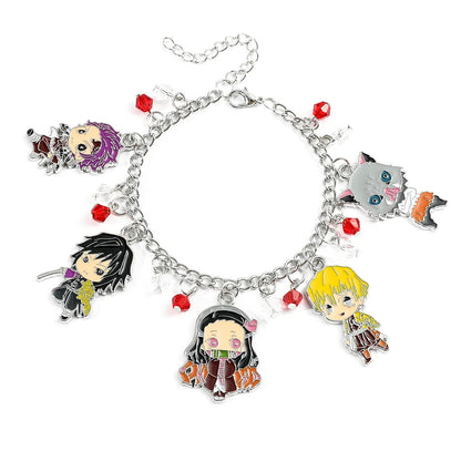 Pulsera de cazador de demonios | Pulsera con dijes y colgantes del personaje Kimetsu no Yaiba. Perfecto para los fans del anime, este elegante accesorio es un fantástico regalo. Ideal para completar un outfit con un toque anime 