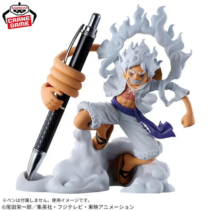 12cm Figurine BANDAI de Luffy en mode Gear 5 Nika, issue de One Piece. Modèle détaillé en PVC, parfait pour les collectionneurs et les fans de l'anime. Idéal comme cadeau ou pour compléter une collection