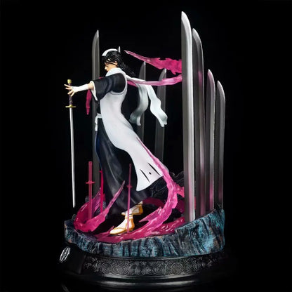 32cm Figurine BLEACH | Apportez l'univers de BLEACH chez vous avec cette figurine collector de Kuchiki Byakuya. Fabriquée en PVC de haute qualité, cette figurine aux détails impressionnants est idéale comme statue décorative ou pièce de collection