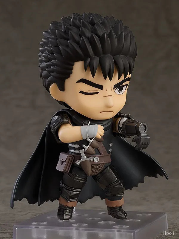 10cm Figurine Q Version de Guts, le Black Swordsman, inspirée de l'anime Berserk. Avec son épée emblématique et une posture dynamique, cette figurine est un modèle parfait pour les collectionneurs et fans de l'univers Berserk