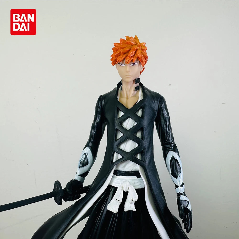 Descubre este conjunto de 3 figuras de BLEACH que presentan a Ichigo, Rukia y Kenpachi en posturas icónicas. Fabricados con PVC de alta calidad, son perfectos para añadirlos a una colección o como regalo para los fans del anime. 