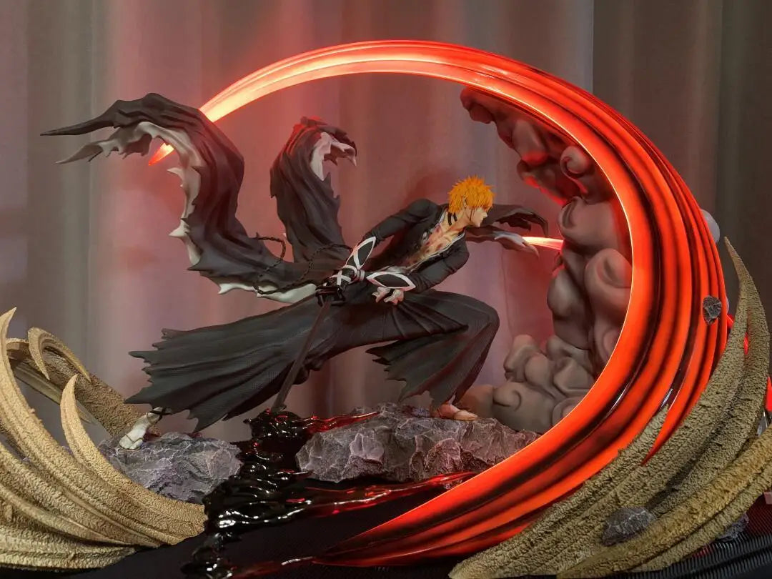 Figura Bleach de 30 cm - Ichigo Kurosaki Getsuga Tensho con efectos especiales | ¡Añade a tu colección esta impresionante figura de Ichigo Kurosaki, en pleno uso de su Getsuga Tensho! Con efectos de luz especiales. 