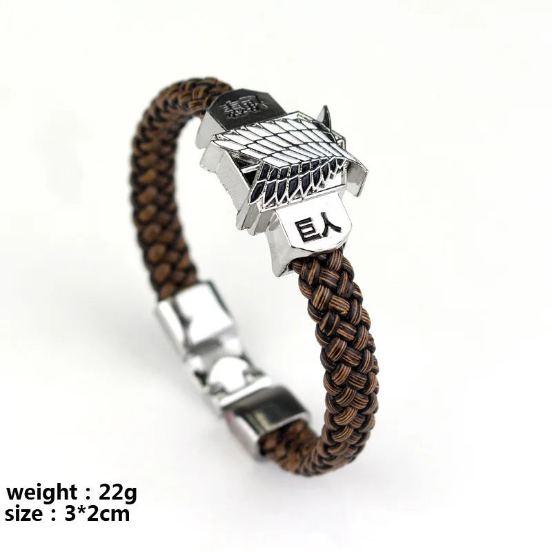 Bracelet Cuir Tressé Attack on Titan, idéal pour les fans. Parfait comme accessoire de cosplay ou cadeau pour compléter une collection