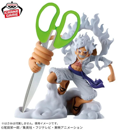 12cm Figurine BANDAI de Luffy en mode Gear 5 Nika, issue de One Piece. Modèle détaillé en PVC, parfait pour les collectionneurs et les fans de l'anime. Idéal comme cadeau ou pour compléter une collection