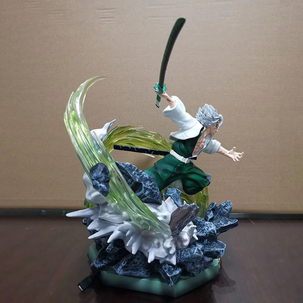 Figura Demon Slayer de 30 cm | Figura detallada que representa a Sanemi Shinazugawa, la Columna del Viento, con efectos de luz. Perfecto para coleccionistas y fanáticos de Demon Slayer. 