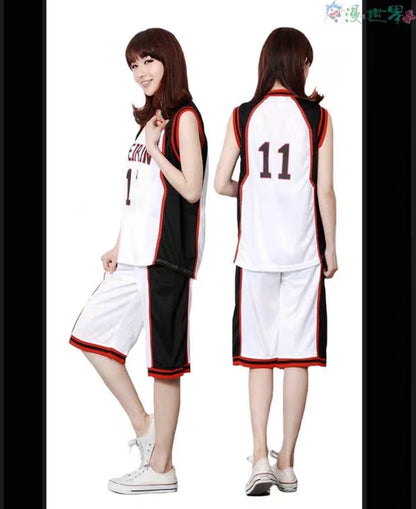 Ensemble Maillot et Short Kuroko no Basket Seirin | Uniforme de basket Seirin inspiré de l'équipe du duo iconique Kuroko Tetsuya (#11) et Kagami Taiga (#10). Ensemble comprenant un t-shirt et un short. Idéal pour le cosplay ou le sport