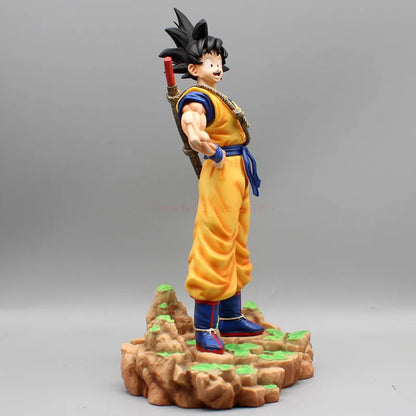 Figura Coleccionable Dragon Ball | Son Goku: Modelo en posición de pie representando a Goku con su bastón mágico. Una pieza perfecta para los fans del Anime, ideal como coleccionable. 